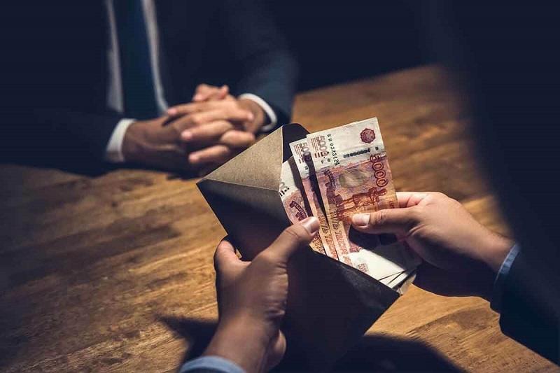 Адвокат добился переквалификации с ч. 5 ст. 290 на ч. 3 ст. 159 УК РФ