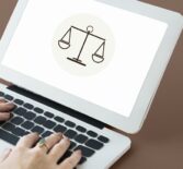 SEO-тренды 2026 года: как теперь ищут юридические услуги в интернете