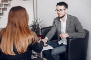 прием клиента у юриста